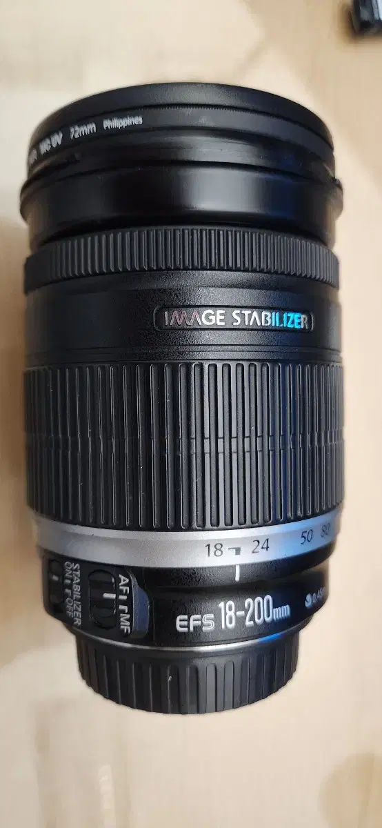 캐논 EF-S 18-200mm IS 렌즈 팝니다.