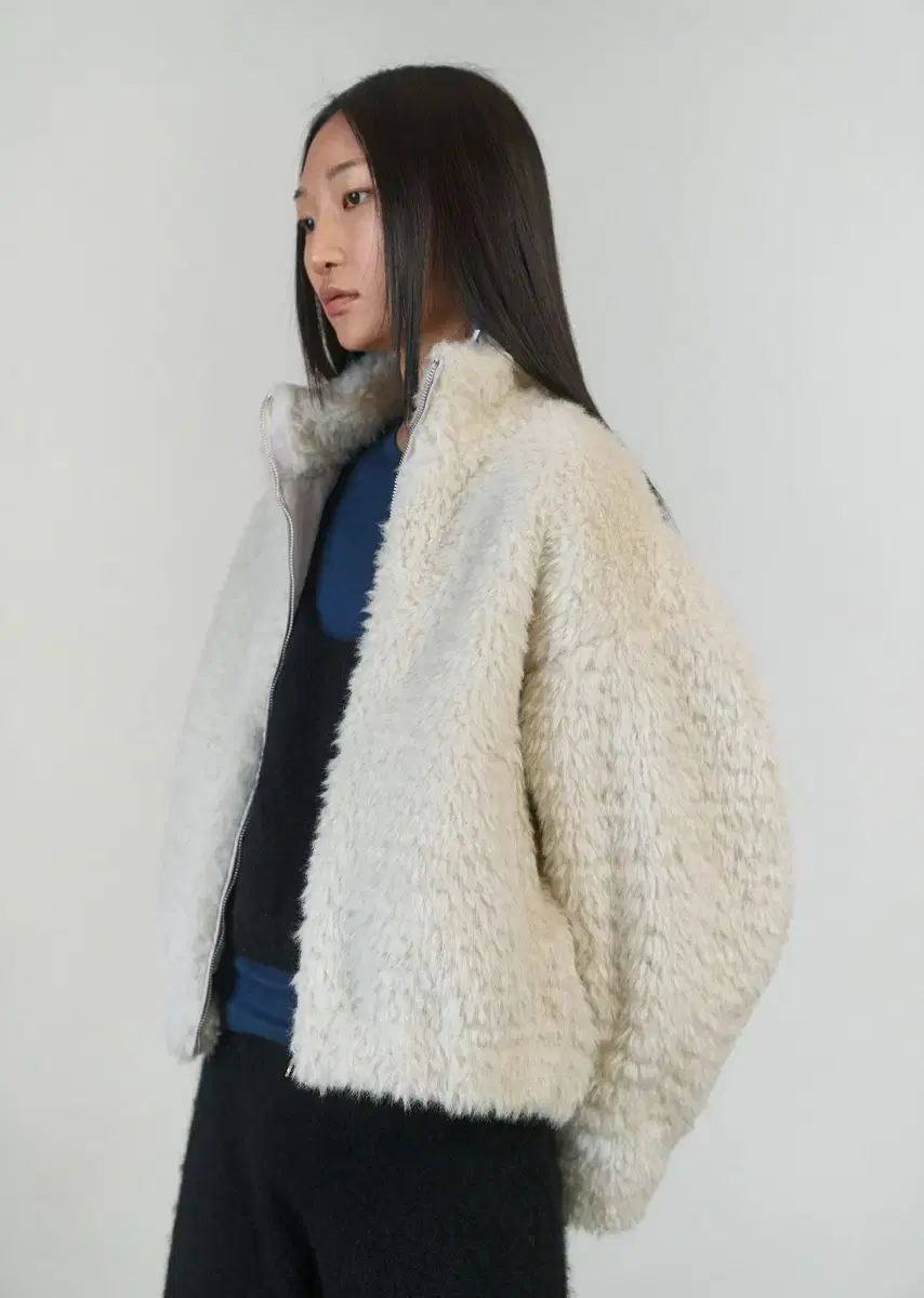 아모멘토 HAIRY FUR BLOUSON