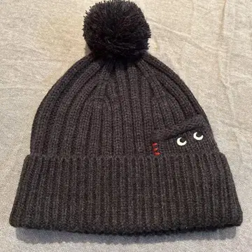 안야 힌드마치x 유니클로니트 모자