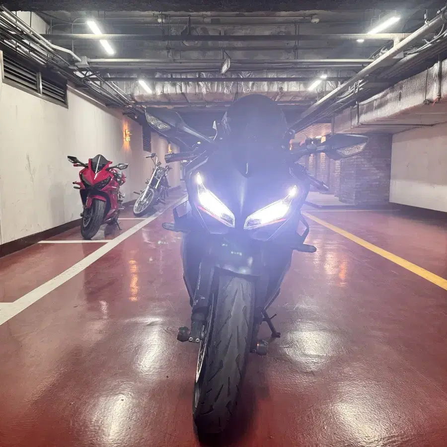 20년식 cbr650r 익실MK2 퀵싶 판매합니다