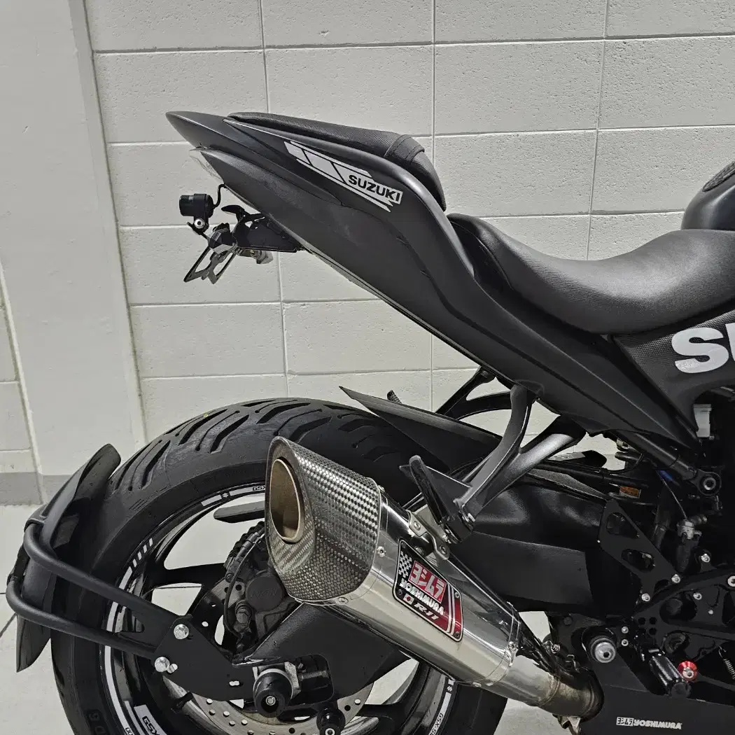 2018년식 관리잘한 GSX-S1000 판매합니다 .