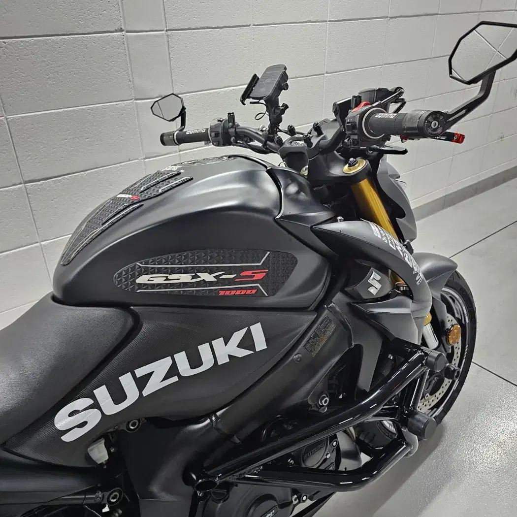 2018년식 관리잘한 GSX-S1000 판매합니다 .