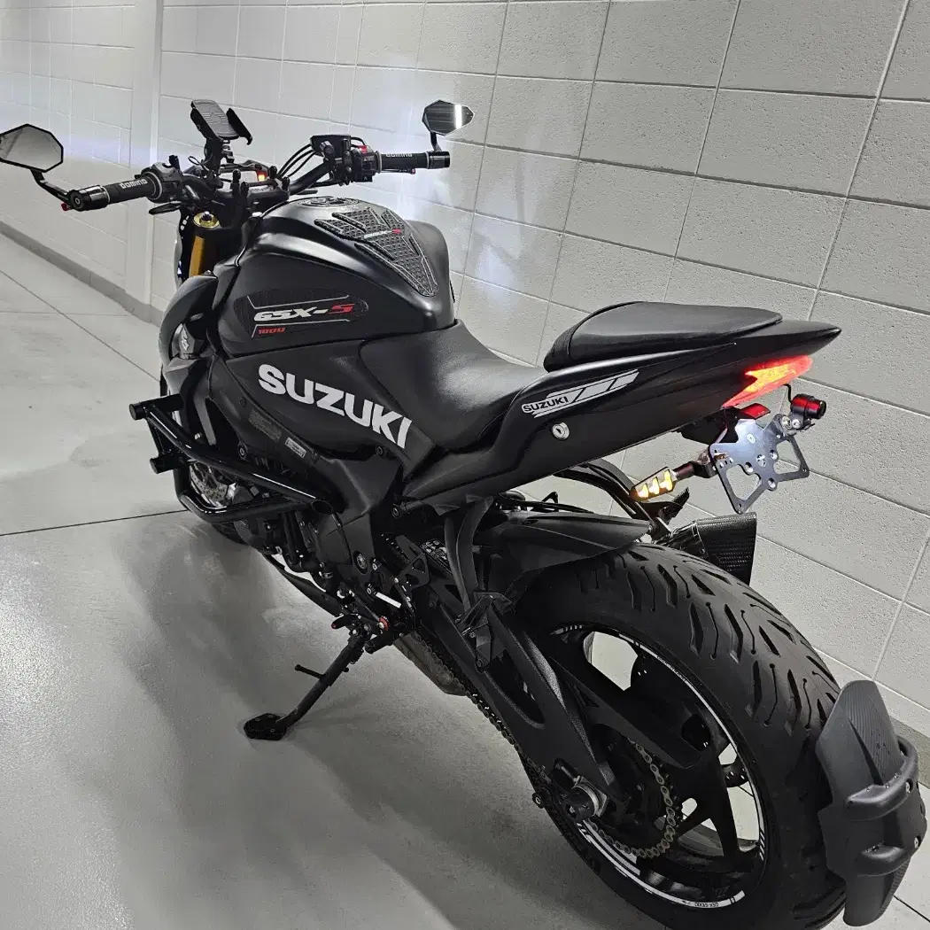 2018년식 관리잘한 GSX-S1000 판매합니다 .