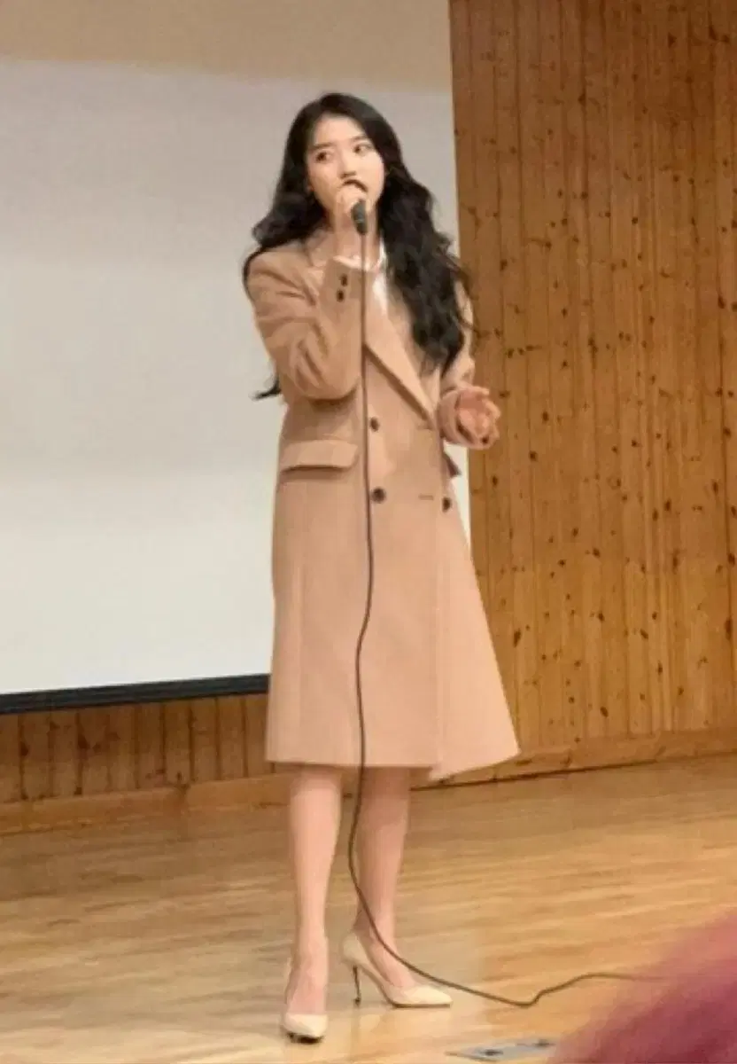 아이유 코트