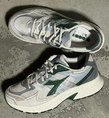 Diadora / 디아도라 MYTHOS STAR 미토스 스타