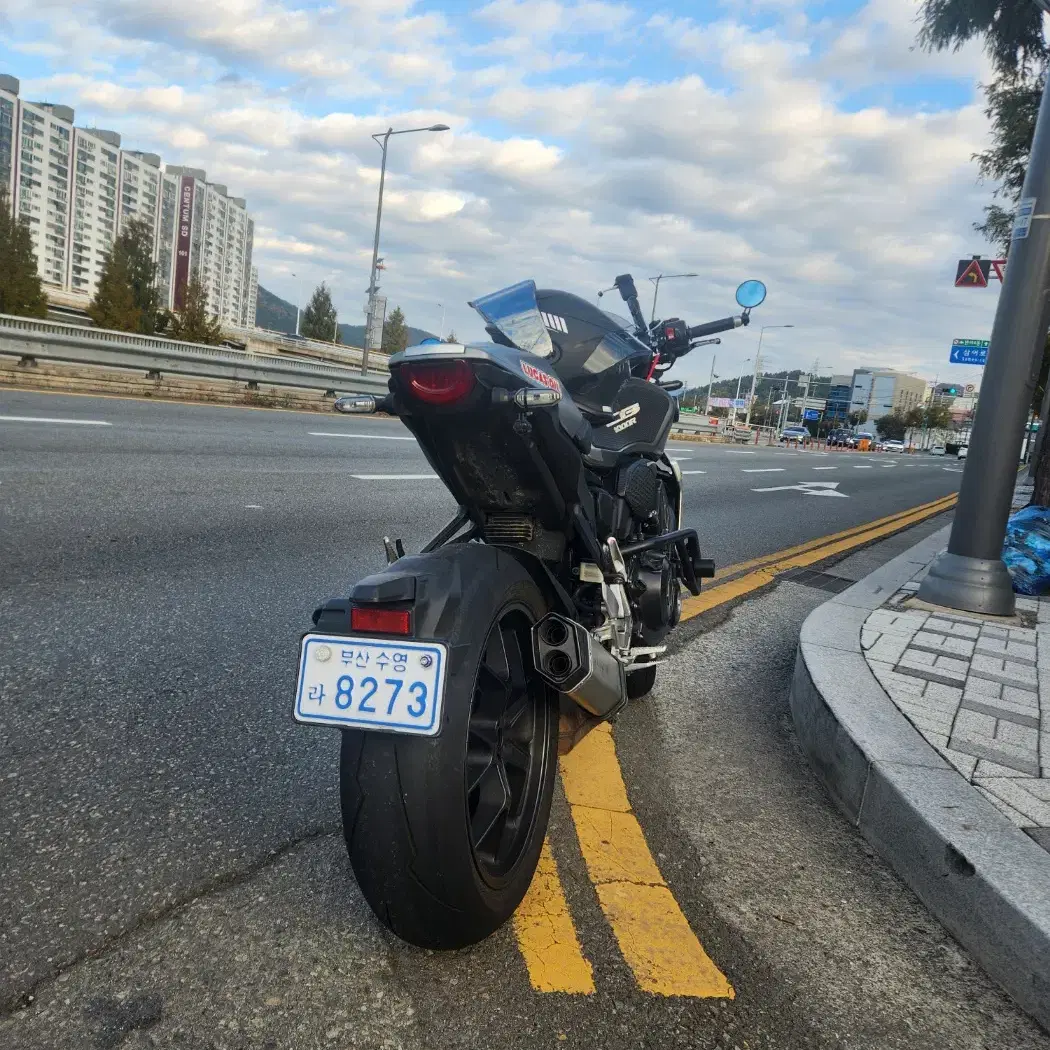 혼다 18년 cb1000r