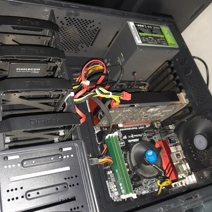 부품용고장난 ~i7 4790 ddr3 16gb GTX960 SSD250G