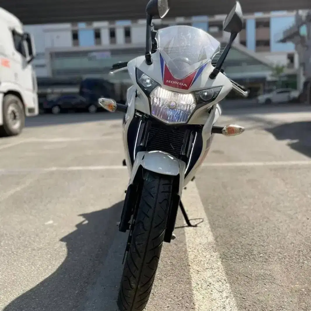 CBR125 17년식 건담 아크라구변완