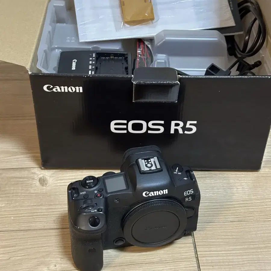 캐논 EOS R5