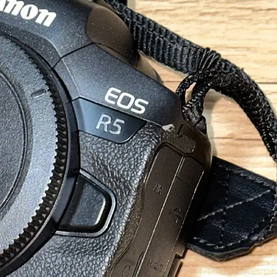 캐논 EOS R5