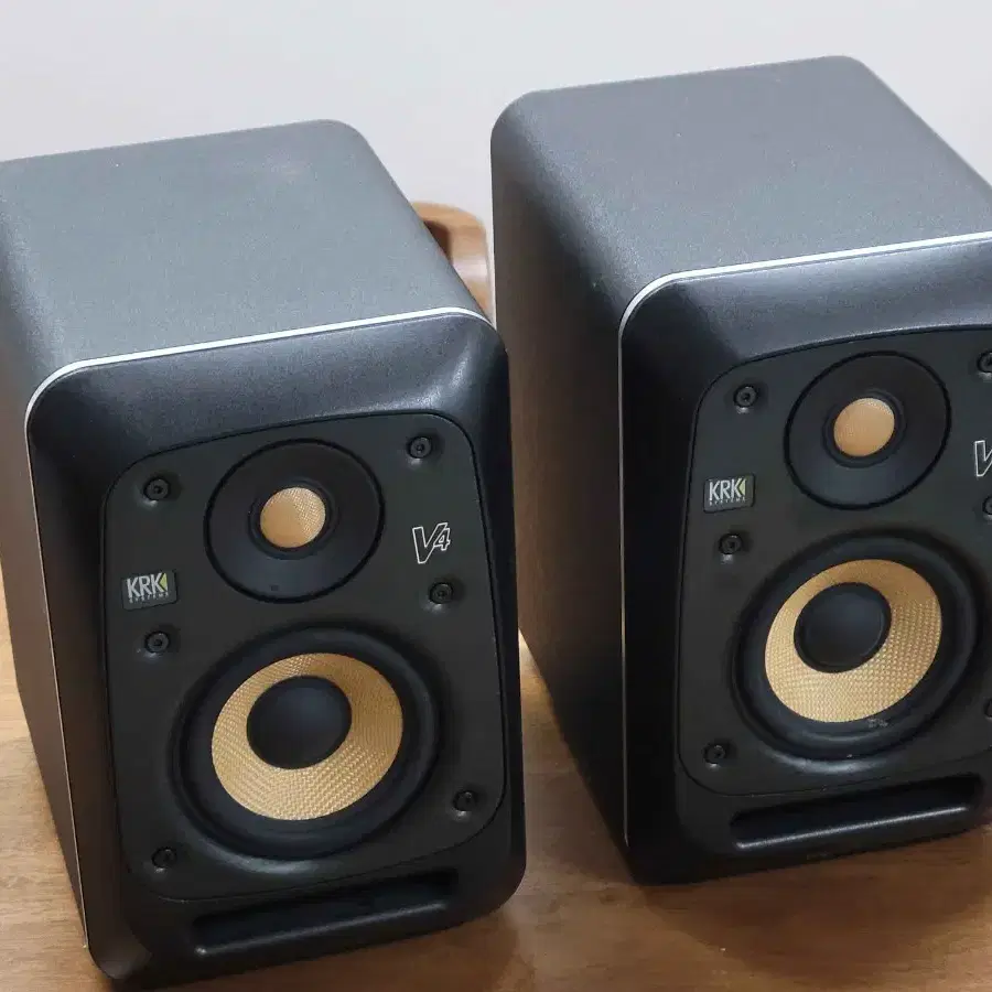 KRK V4S4 스피커 2개