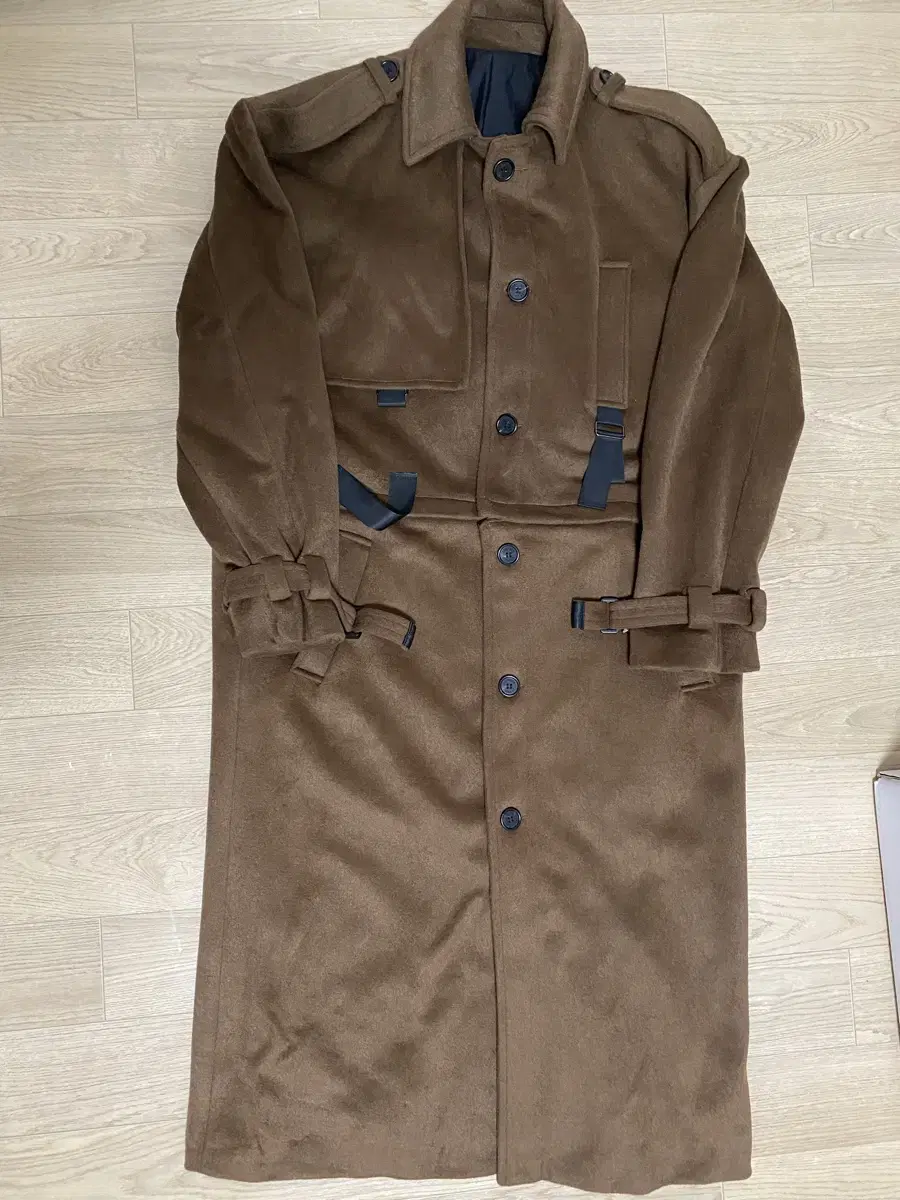 루오니어 DETACHABLE WOOL BUCKLE COAT