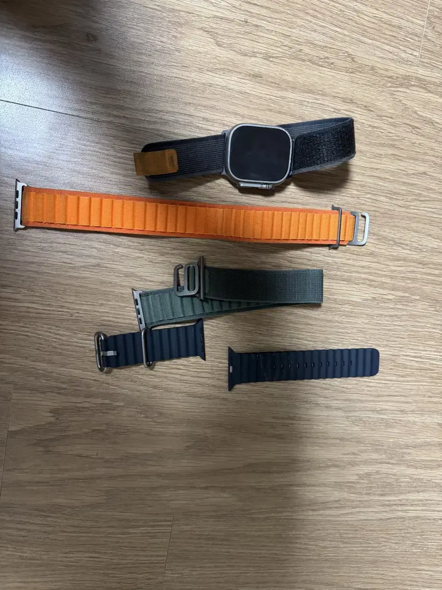 Set of 1 Apple Watch