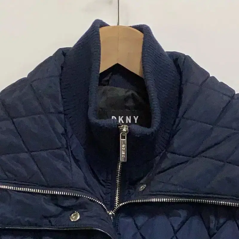 여S/DKNY 가죽 배색 패딩 코트