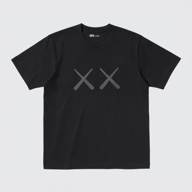 (할인) 유니클로 KAWS + Warhol UT 반팔티셔츠 (XL)