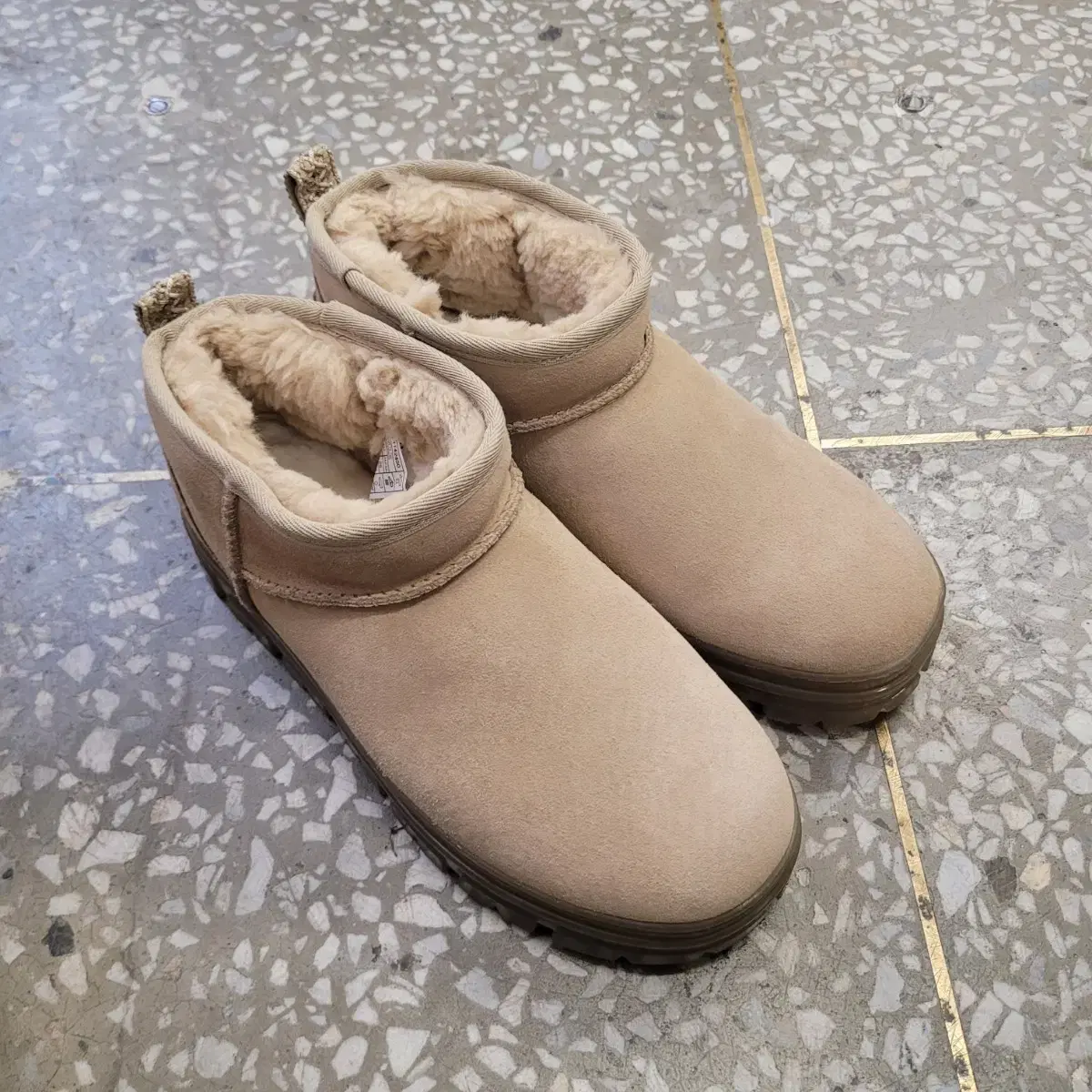 [250 size] UGG 어그 클래식 울트라 미니