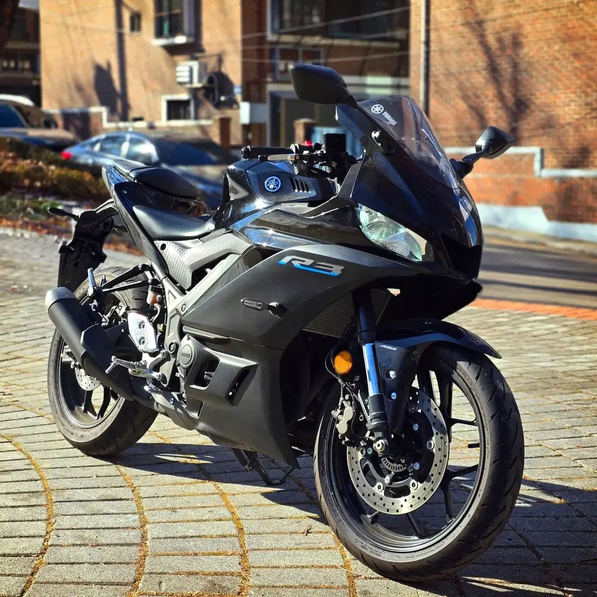 23년식 야마하 YZF-R3 블랙 2300km 신차급 팝니다