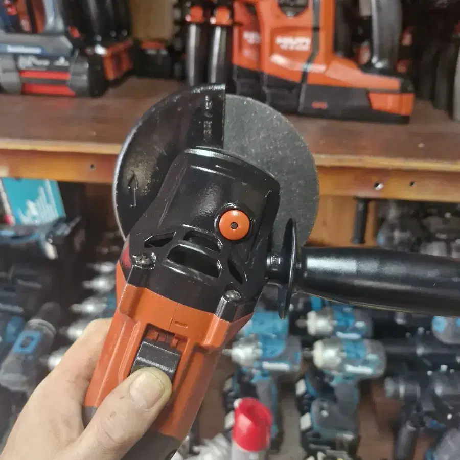 [HILTI]힐티속도조절충전그라인더AG4S22 4세대뉴런 본체만1번