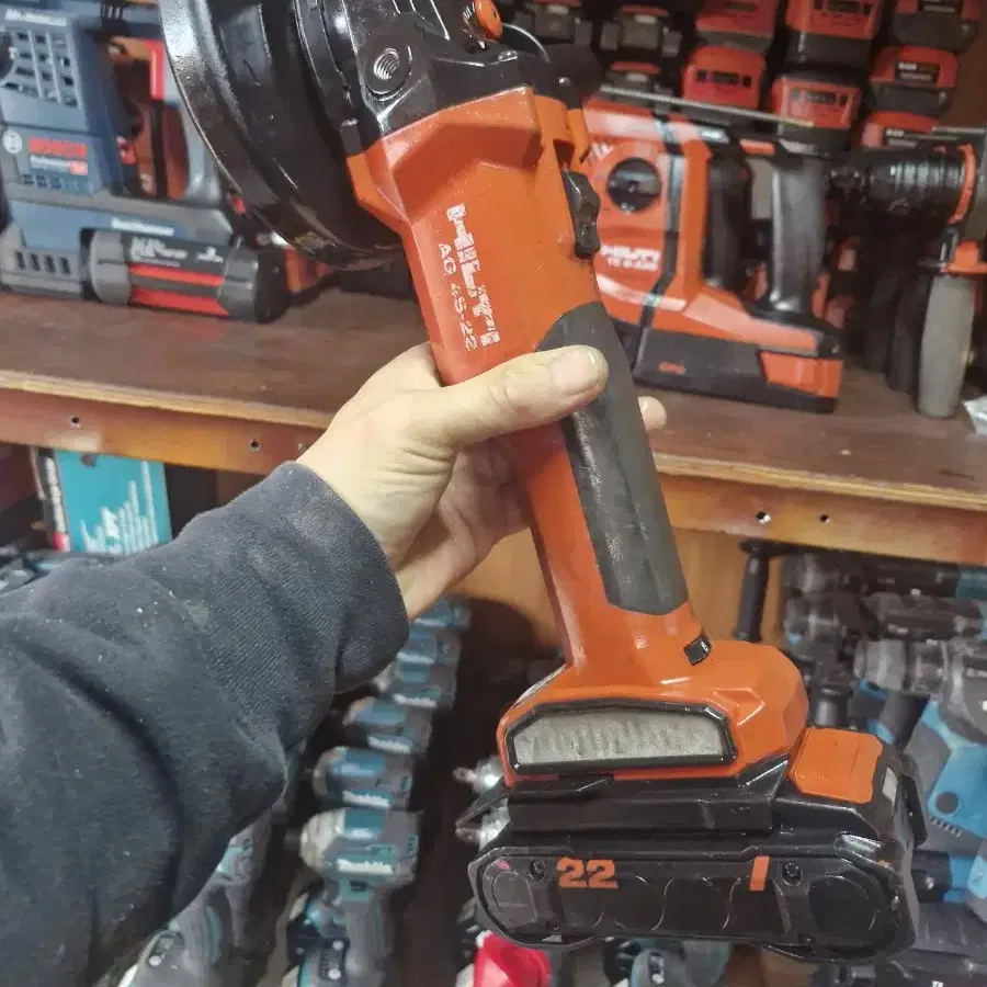 [HILTI]힐티속도조절충전그라인더AG4S22 4세대뉴런 본체만1번