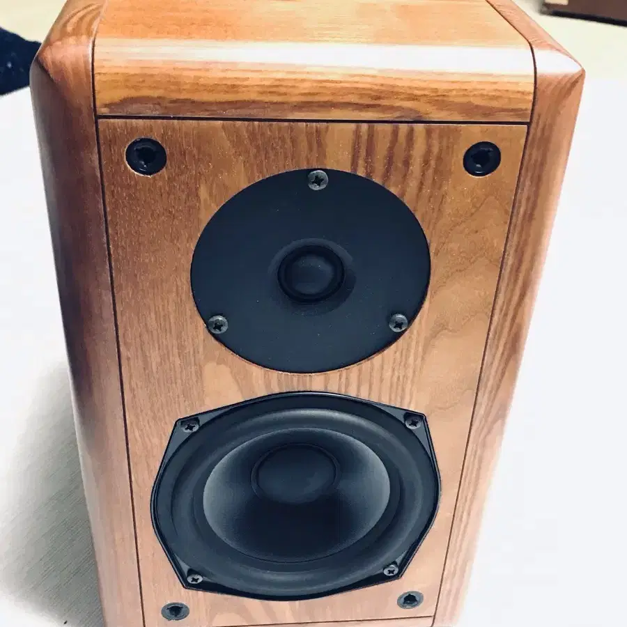 Opera speaker