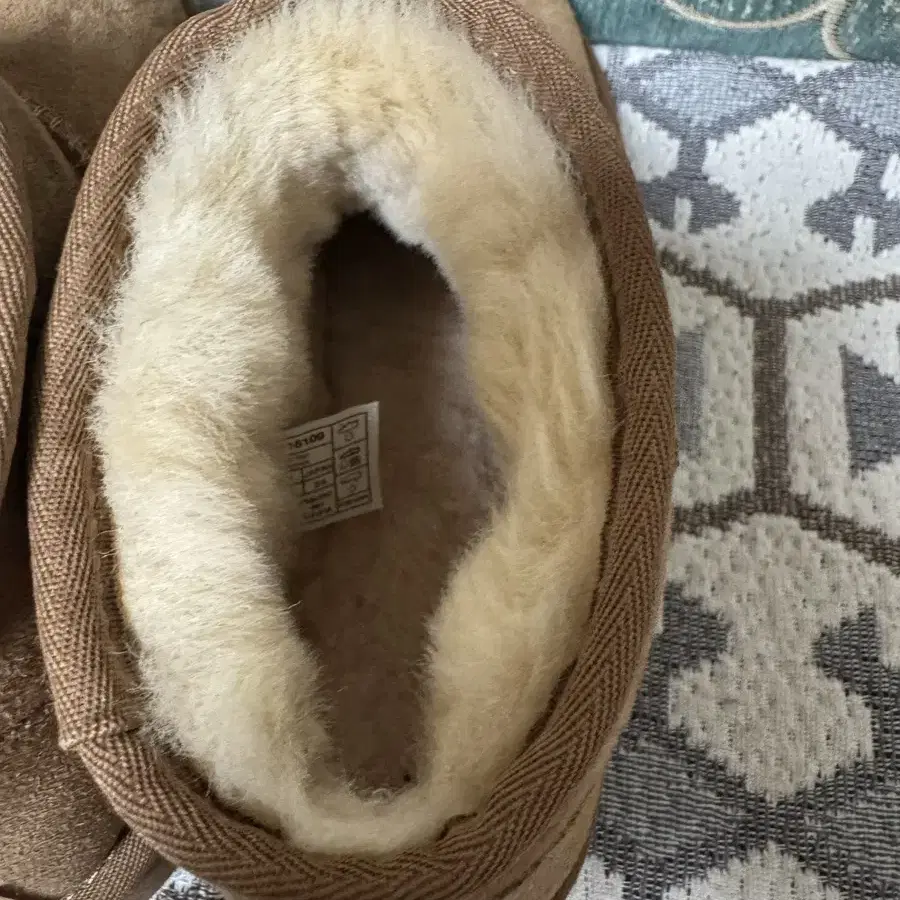 UGG Classic 울트라 미니 부츠