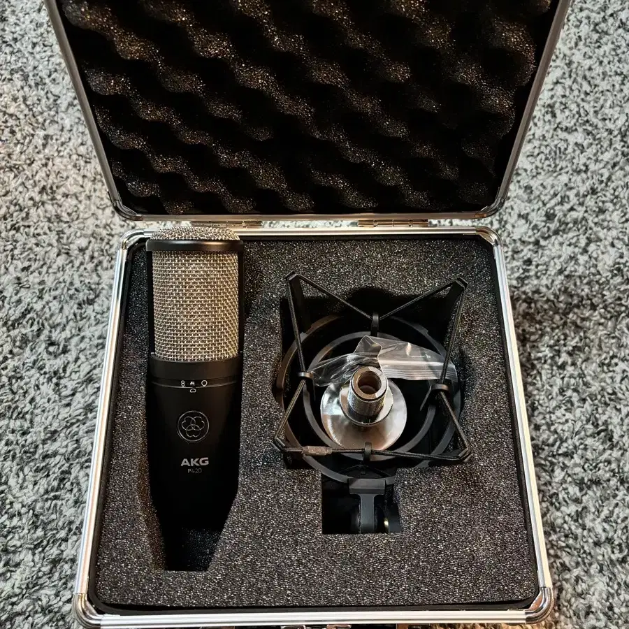 Akg p420 콘덴서 마이크