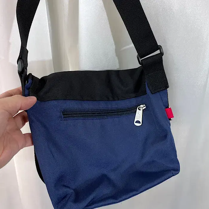 INDISPENSABLE BEAMS bag