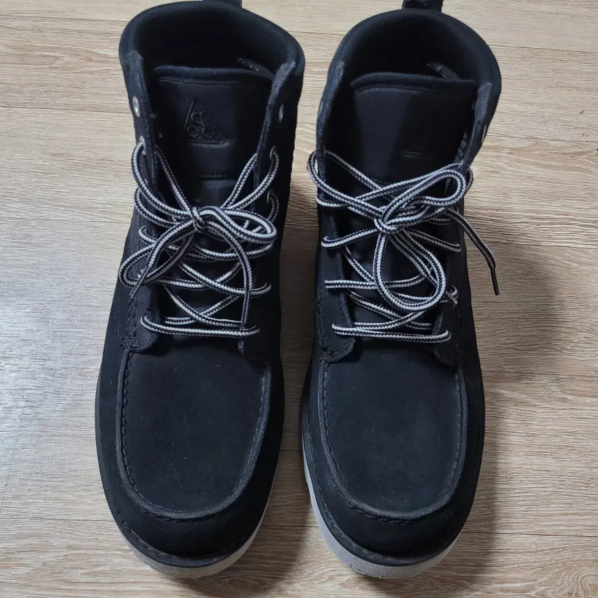 Nike ACG tax-free leather boots