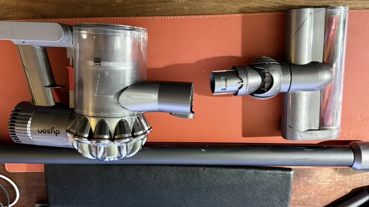 dyson DC52 v6 무선청소기