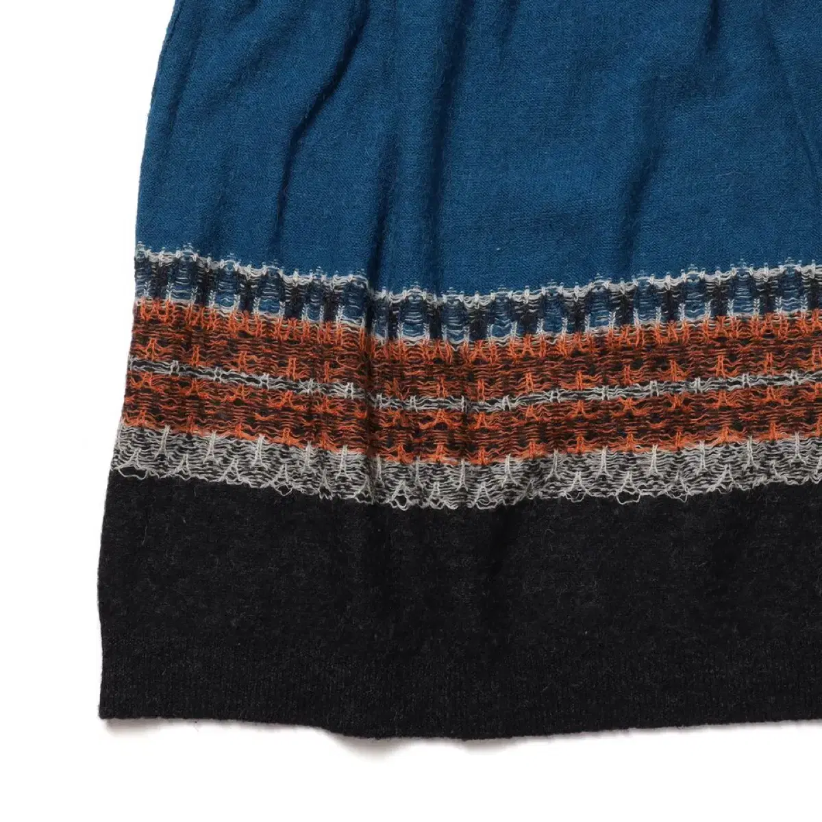 Ya Embroidery Alpaca Blended Wool Skirt