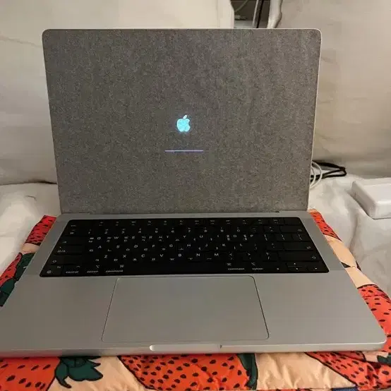 Macbook Pro M2 14인치 512GB SSD/ 16GB RAM