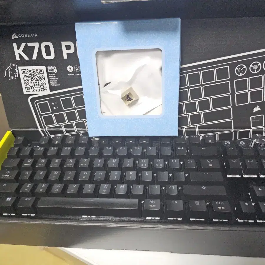 커세어 k70 pro tkl mgx 키보드 팝니다.