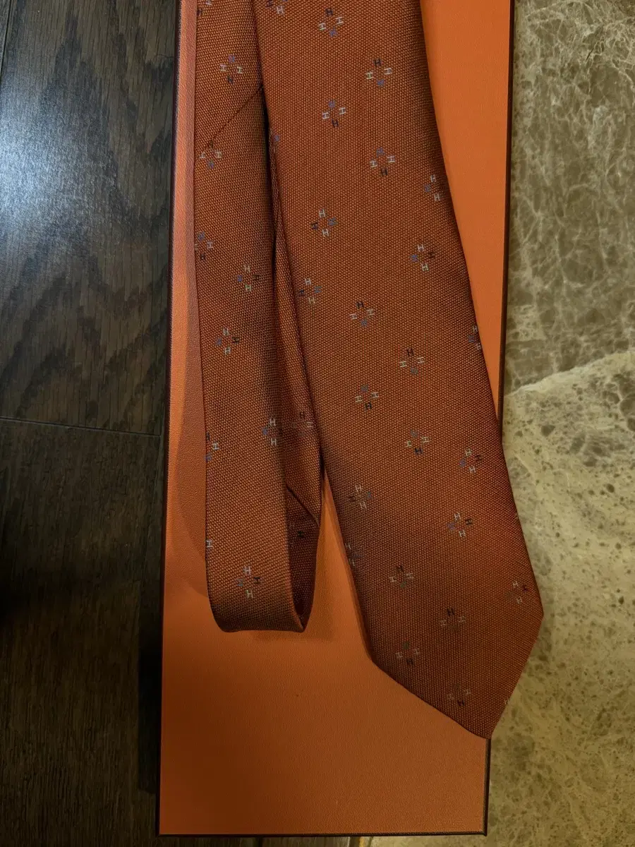 Buy a Hermès tie