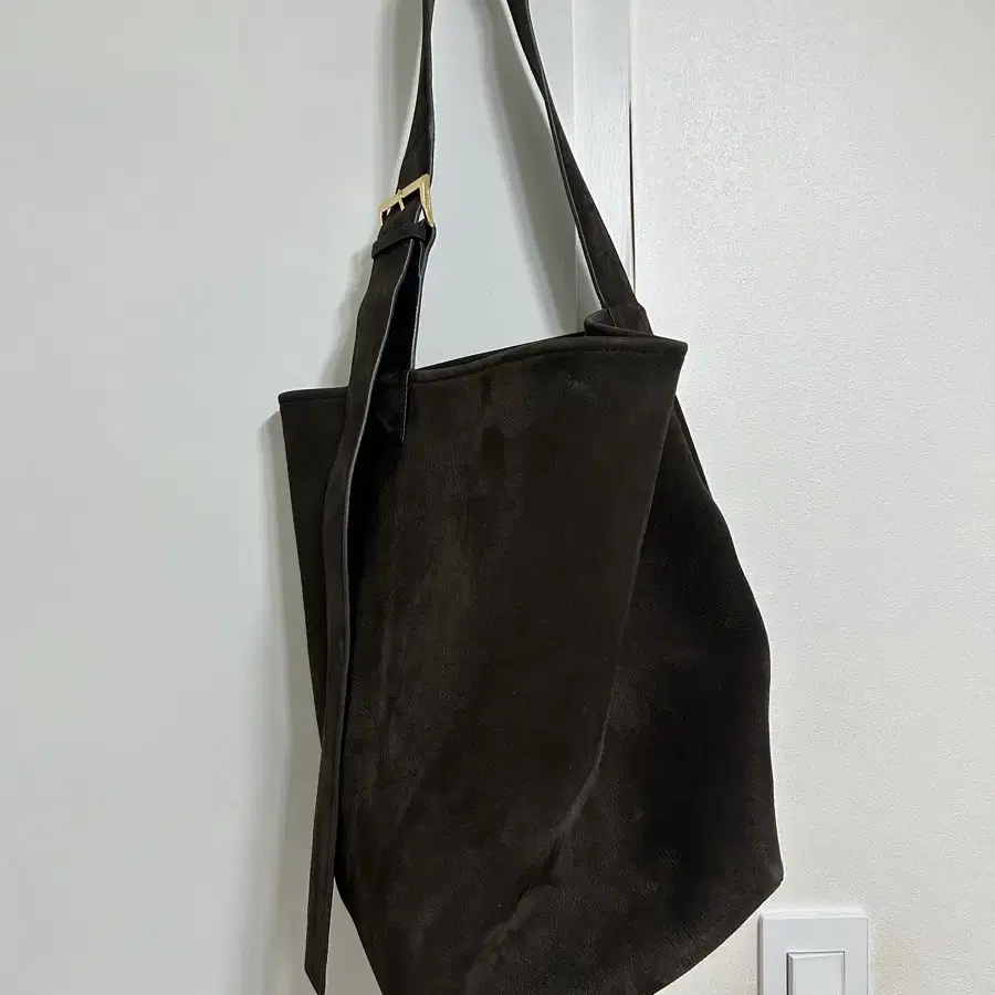 더바넷 누벅백 Brown Bucket Nubuck Tote Bag