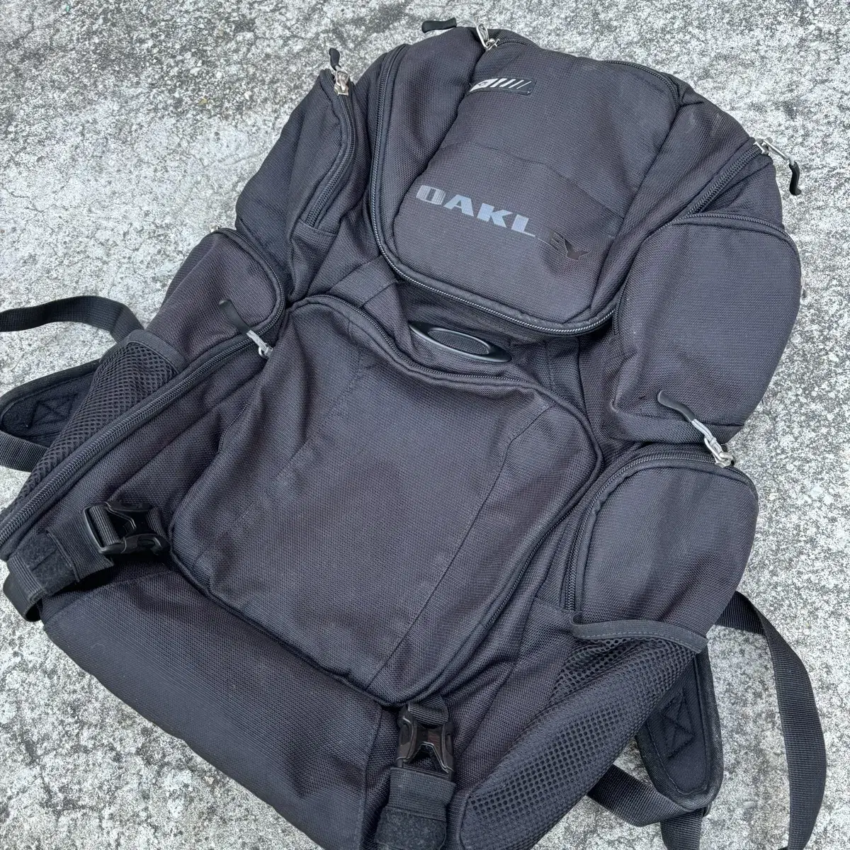 Oakley 오클리 BLADE WET 40L 블랙 백팩