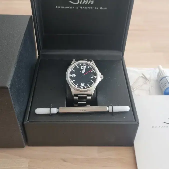 sinn 556 a rs 스틸 풀박스 팝니다. 상태 좋음