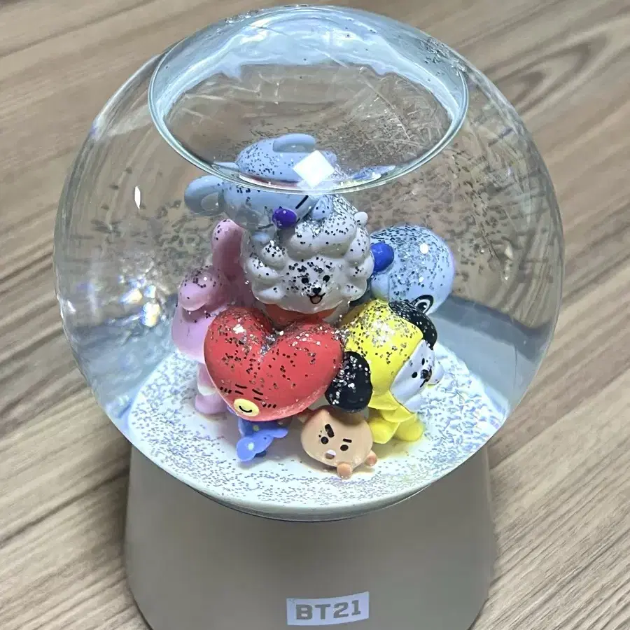 방탄소년단 파리바게트 BT21 스노우볼 판매합니다!