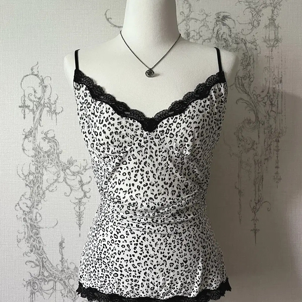 leopard lace sleeveless