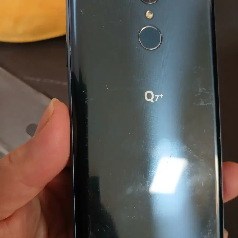 LG Q7+