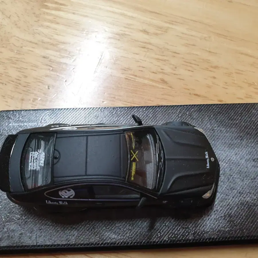 다이캐스트   LBWK w204 AMG C63 쿠페 무광블랙 1:64