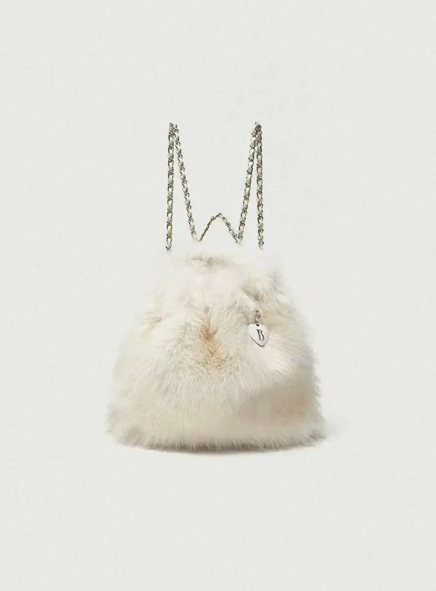 더바넷 퍼 백팩 Ivory Fur Drawstring Backpack