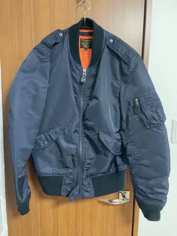 새상품급 아비렉스 MA-1 플라이트 자켓 네이비 컬러 남성용 XL