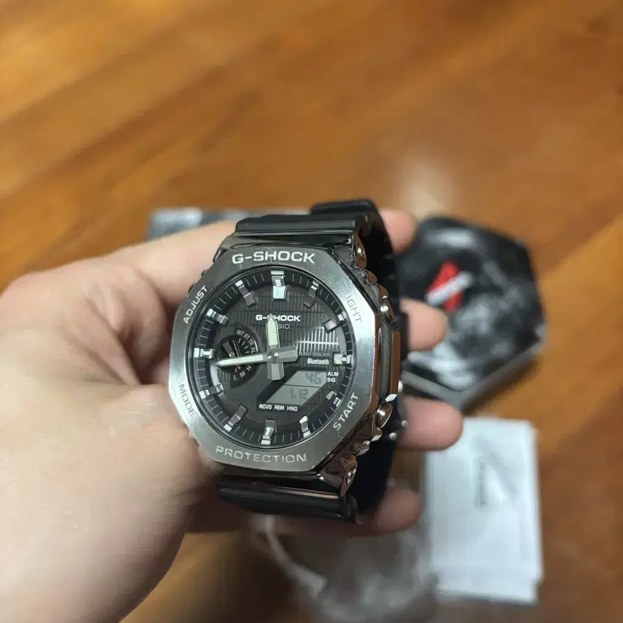 지샥 GBM-2100-1ADR G-SHOCK