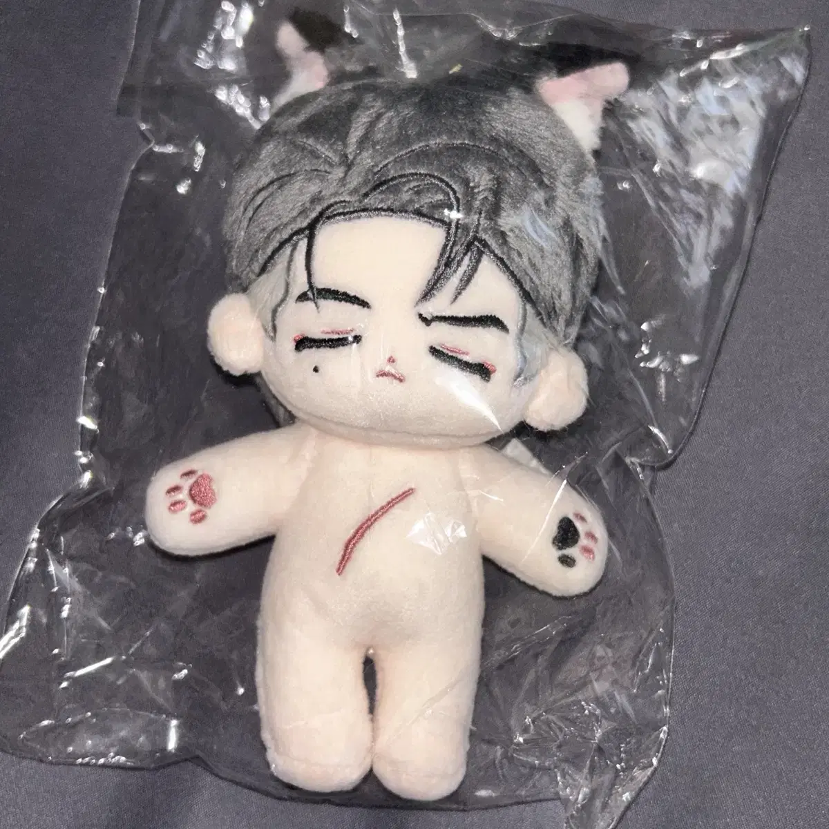 Kim Beom Gumi Ho Deum 1938 Irang Amu Geonim Good night 10cm doll WTS Cost