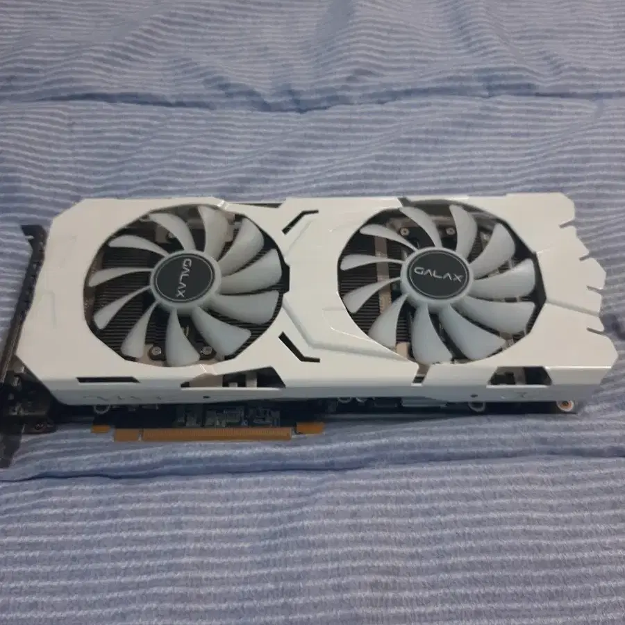 gtx 1070 화이트개간지 8기가