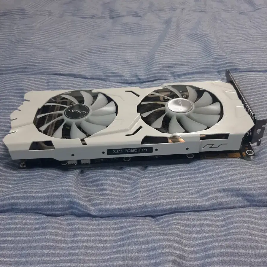 gtx 1070 화이트개간지 8기가