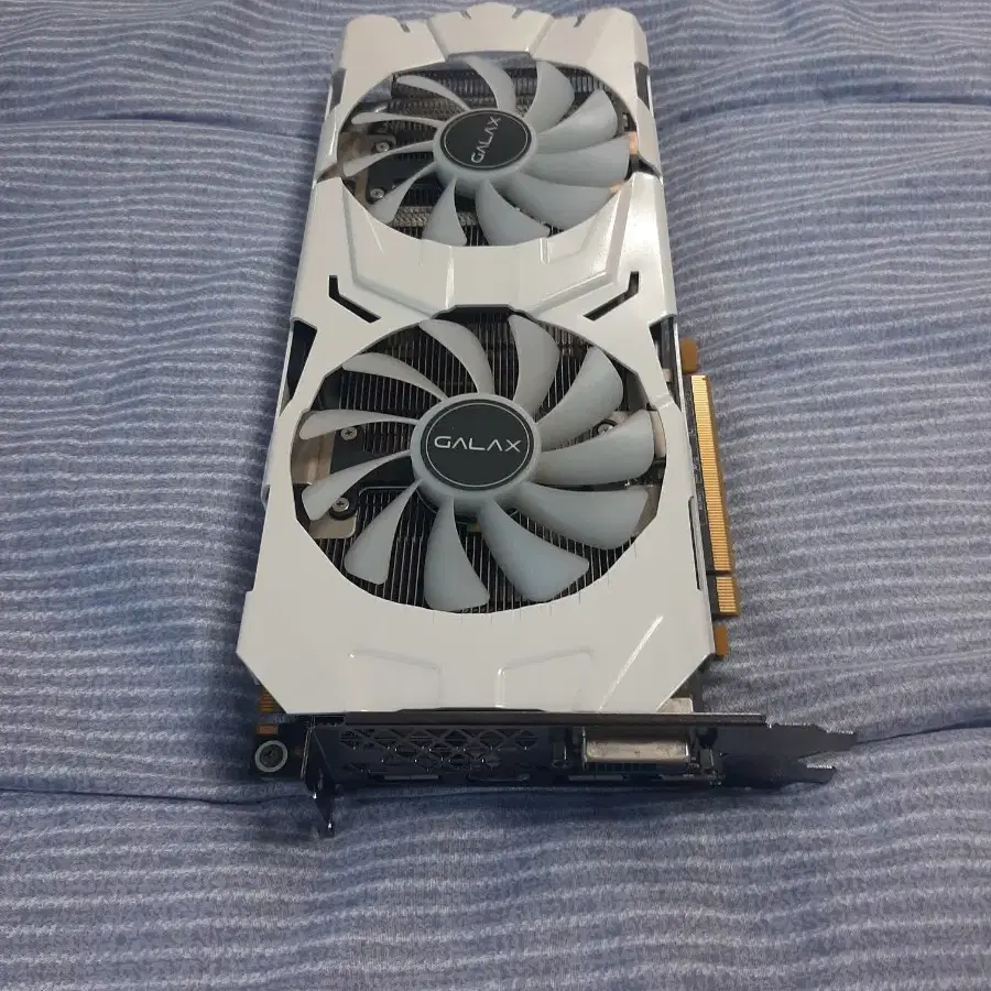 gtx 1070 화이트개간지 8기가