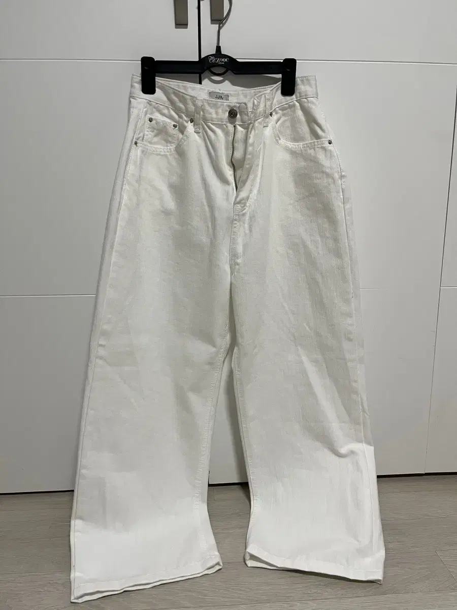 Anyone's Moose White Wide Pants M