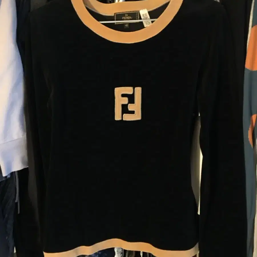 Fendi vintage velvet sleeve T 펜디 롱슬리브티