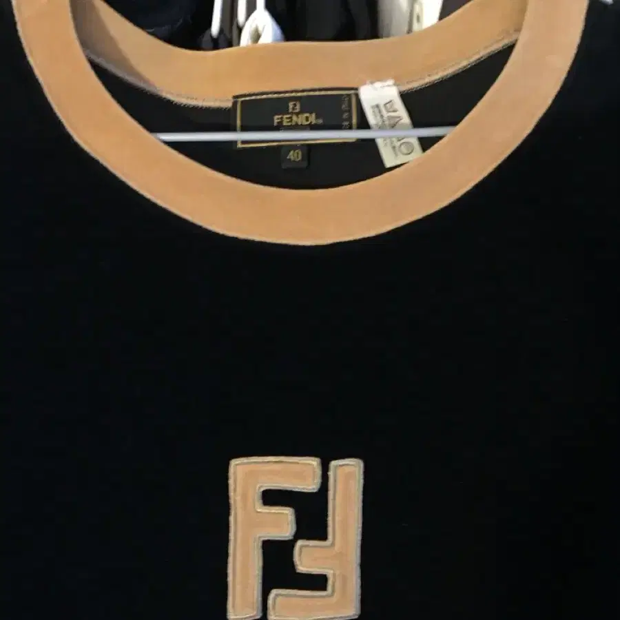 Fendi vintage velvet sleeve T 펜디 롱슬리브티